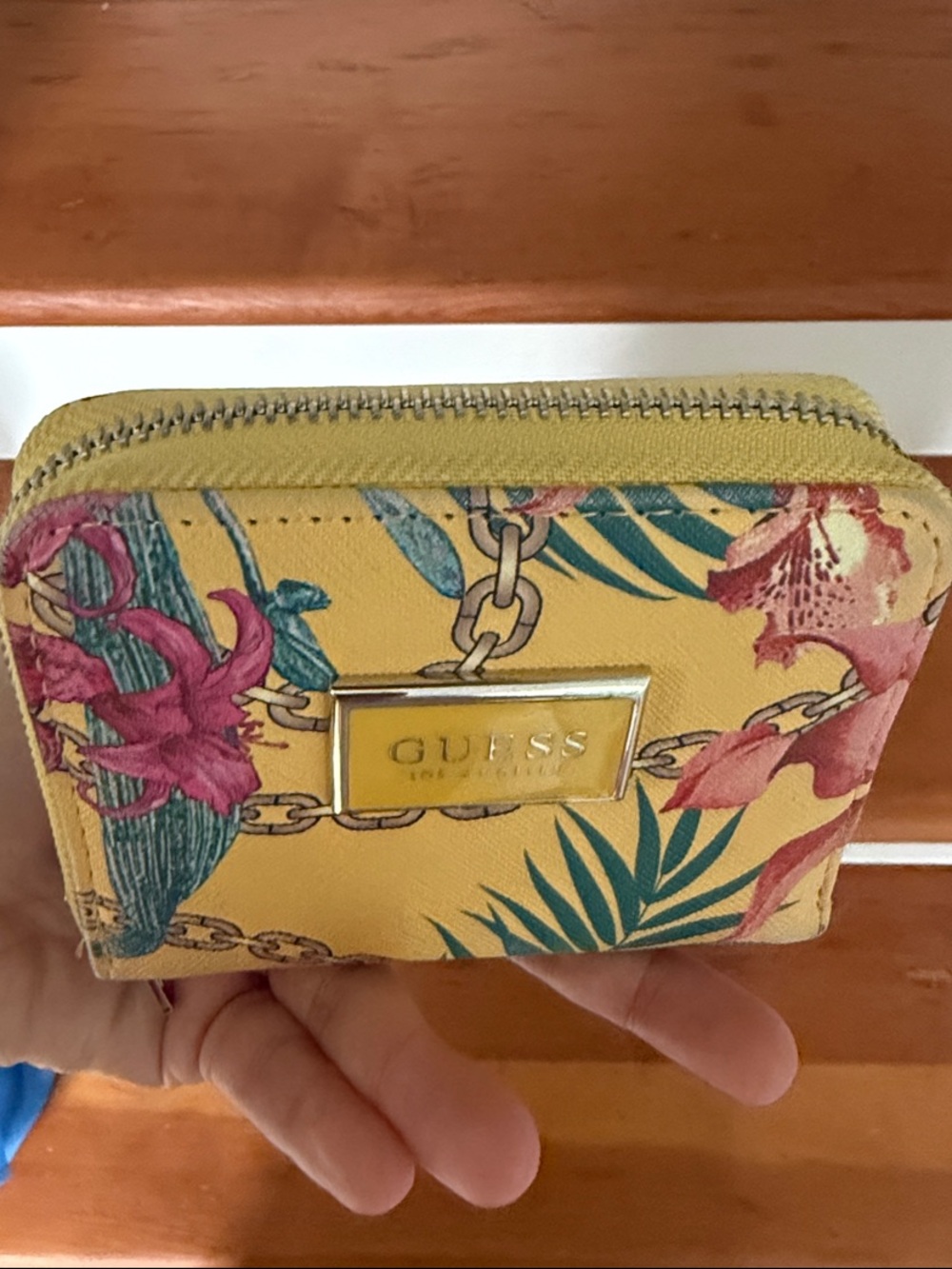 Buy 5 for 10$❗️GUESS Yellow Tropical Floral Wallet - Picture 7 of 7
